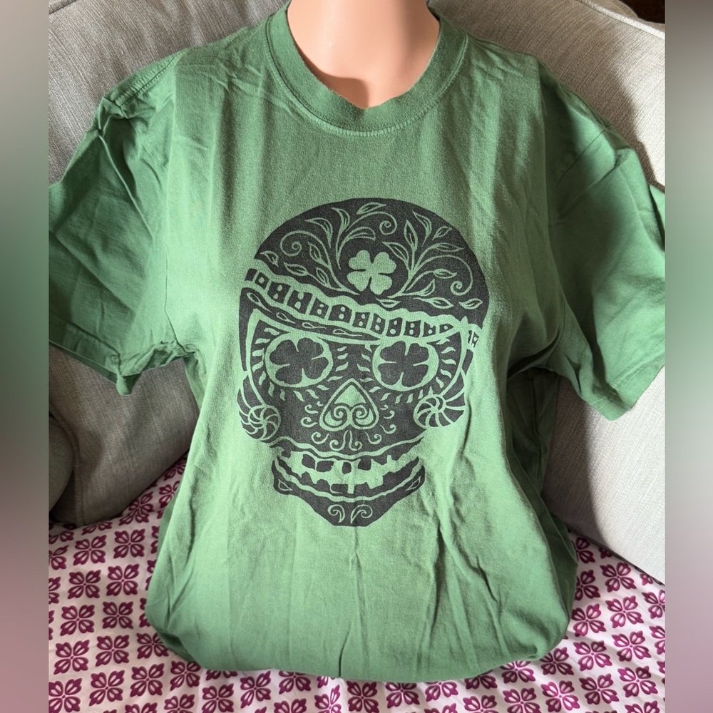 Vintage Lucky Brand Green Skull Tee - Women’s Size M